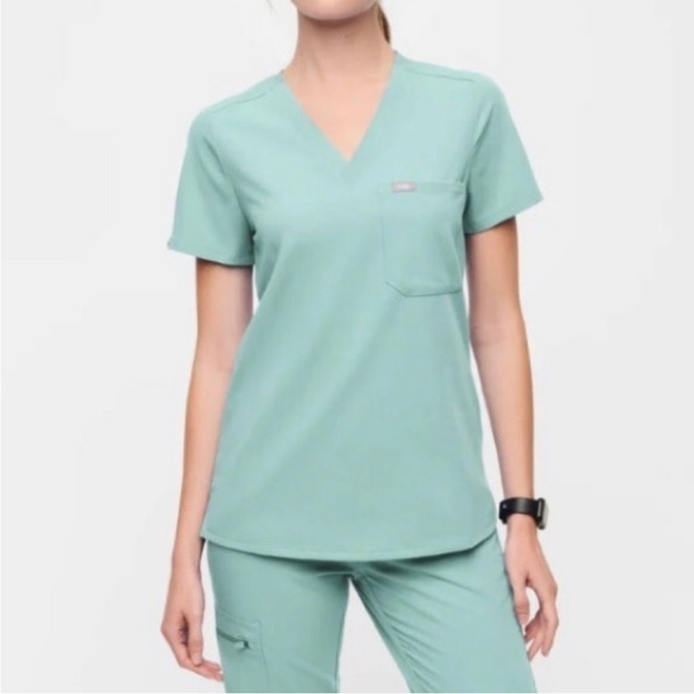 Figs Catarina One-Pocket Scrub Top - Seaglass